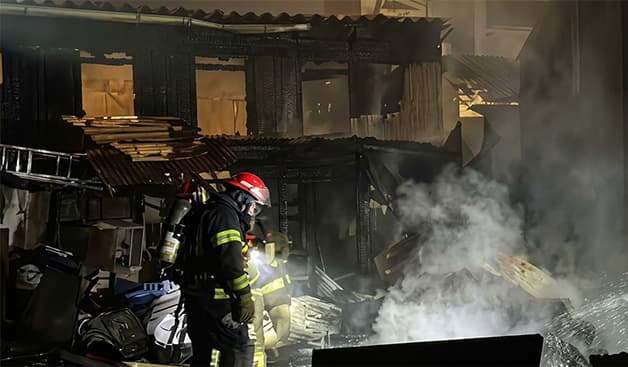 Incendio estructural por cortocircuito en Kari Grande deja una persona herida