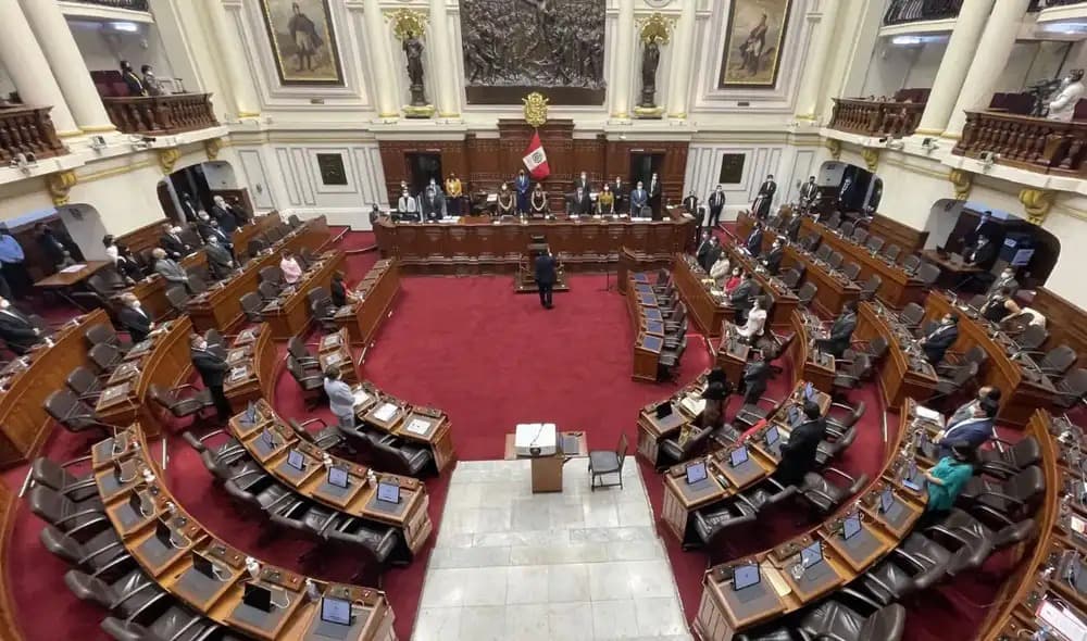 “No ha habido ganas de dar facultades legislativas en cuestiones estructurales que el país necesita”, indica Carlos Gallardo de IPE